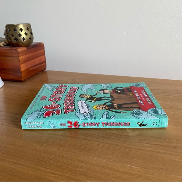 Treehouse Series: 26 Story Treehouse / Griffiths - Picture 11 of 13